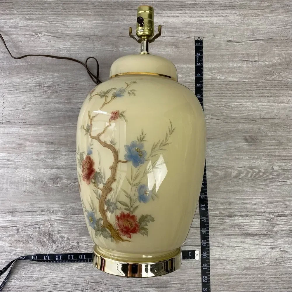 Vintage Glass Porcelain Floral Vase Glass Ginger jar Oriental Style Tabl…